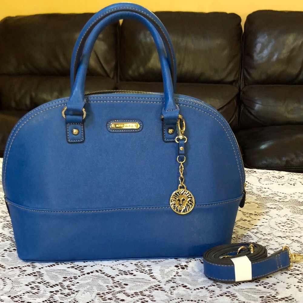 Beautiful Anne Klein bag in like new condition!